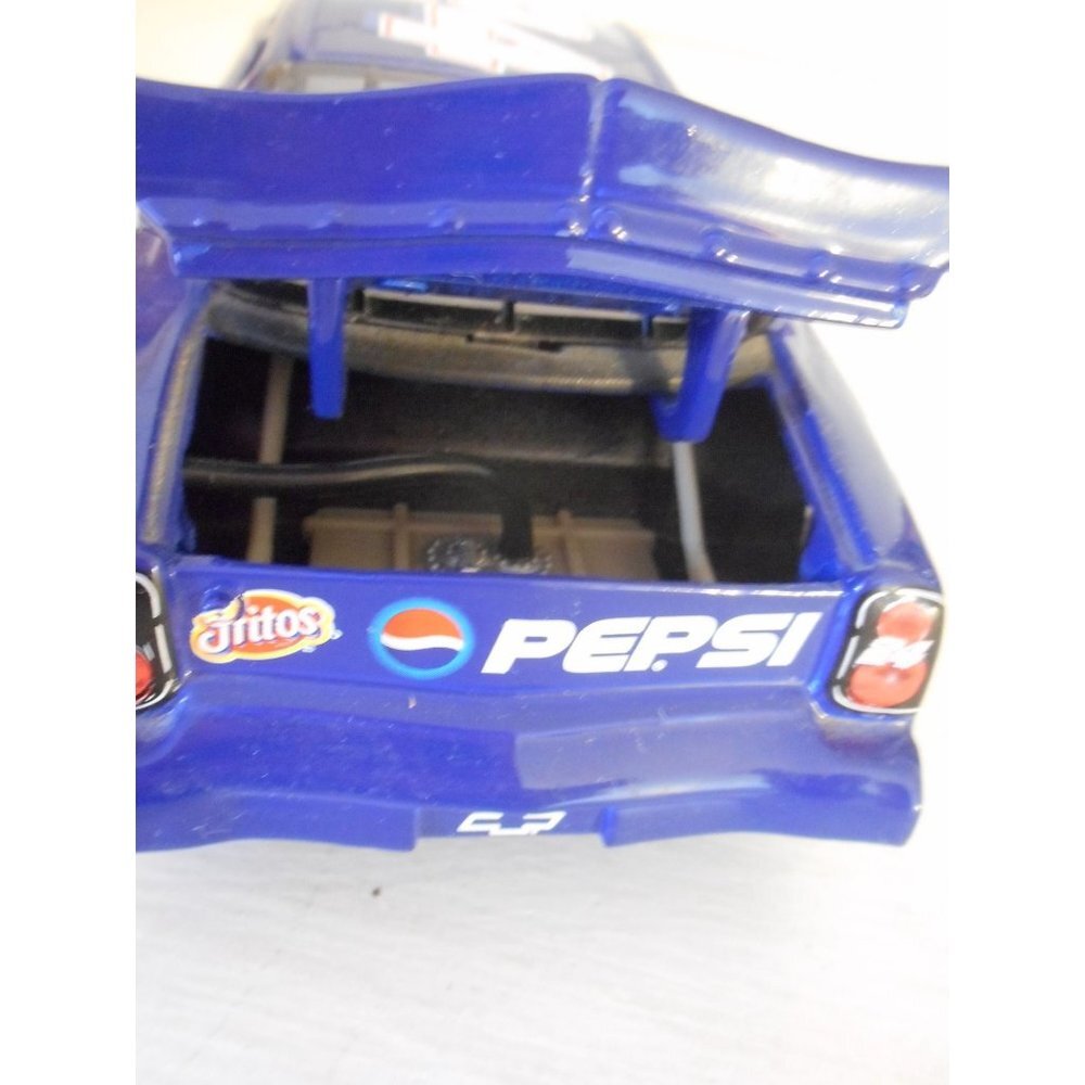Jeff Gordon #24 Pepsi Dupont 2001 Monte Carlo die cast 1:24 - Picture 6 of 11
